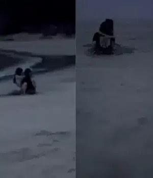 Cặp đôi nứng lồn đụ nhau ngày tại bãi biển giữa chốn đông người