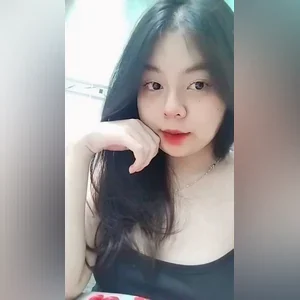 Clip Nguyễn Bảo Ngọc mới lớn nhưng được cái dâm đãng có thừa