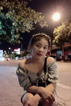 Clip sex Tiktoker Thảo Bánh Bao uốn éo show hàng