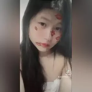 Em gái 2k5 Long Biên Hà Lội bím non vkl