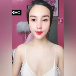 Em gái xinh xắn show hàng mỗi tội vú hơi bé – jenny_baby