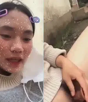 Em là con chó cái damdang lúc nào cũng thèm cu của anh