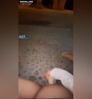 Giữa đêm trăng thanh gió mát em vác loz ra giữa đường thẩm du