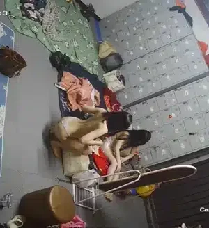Hack Camera trong phòng thay đồ nhân viên quán hát