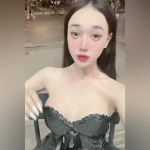 Làm quen em gái hotgirl ở phố đi bộ và cái kết bị chịch cho tung bướm