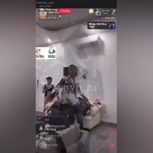 Long Phú Quốc làm lộ con chem chép của vợ khi đang Livestream