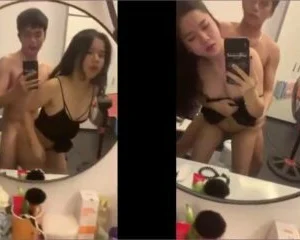 Sinh nhật trước gương đáng nhớ của em sinh viên