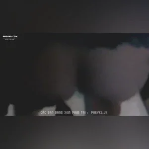 Tàu nhanh em gái ngay trên cầu Vượt