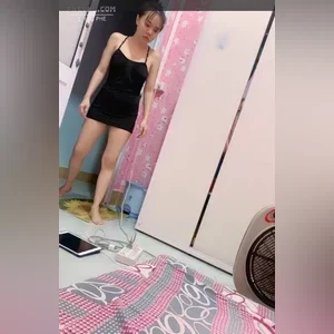 Vợ ngon vậy không chơi lại lấy sextoys ra nghịch là sao