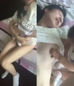 Vừa địt vừa cho con bú