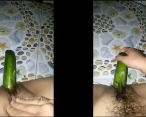 Yêu xa em nứng tìm đến dưa leo